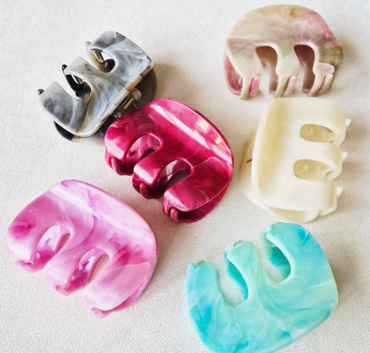 Marbled Cute Shape Hair Claw