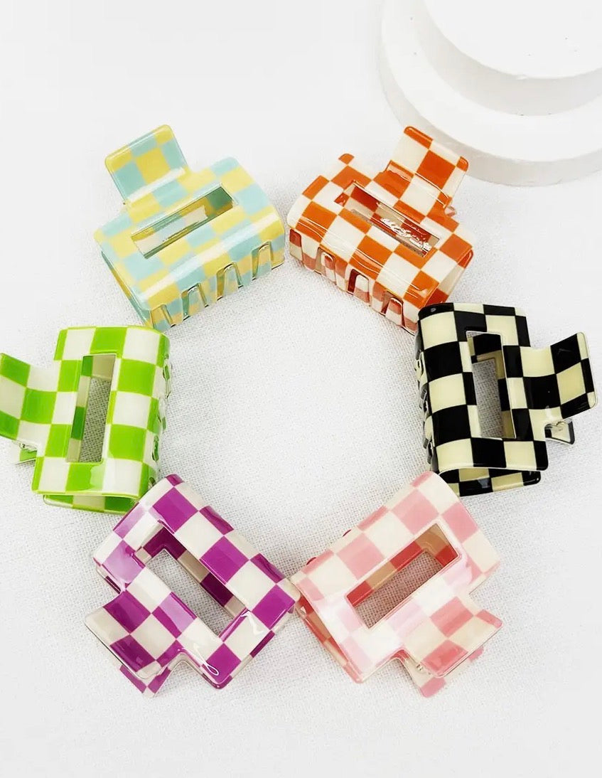 Checkered Medium Claw